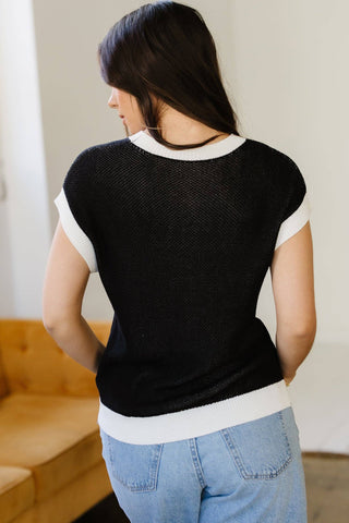 Western Horseshoe Contrast Trim Short Sleeve Sweater: Goat / L